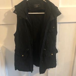 SOLD Black cargo vest